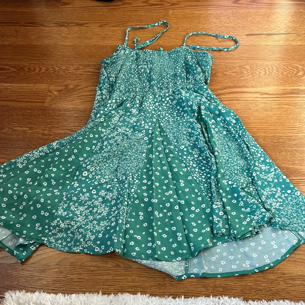 Wild Fable Green dress with white flower design - Picture 2 of 2